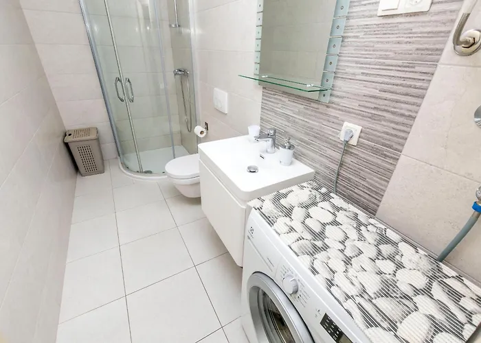 Osti * Rogoznica (Sibenik-Knin)