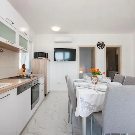Apartment Osti *