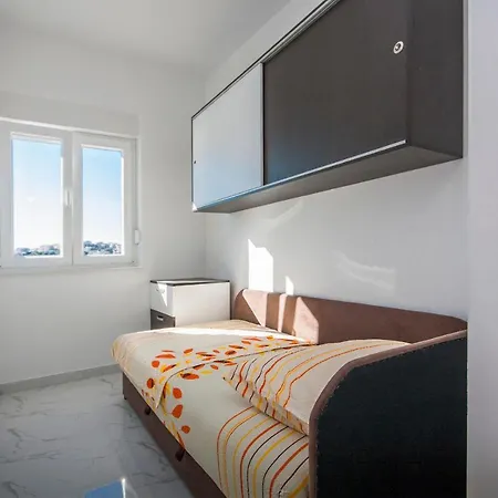 Osti Apartment *