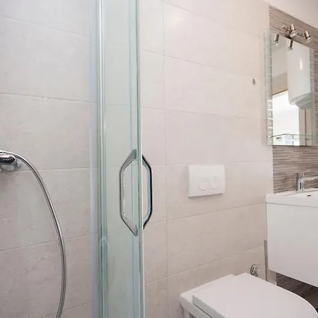 Osti Apartment *