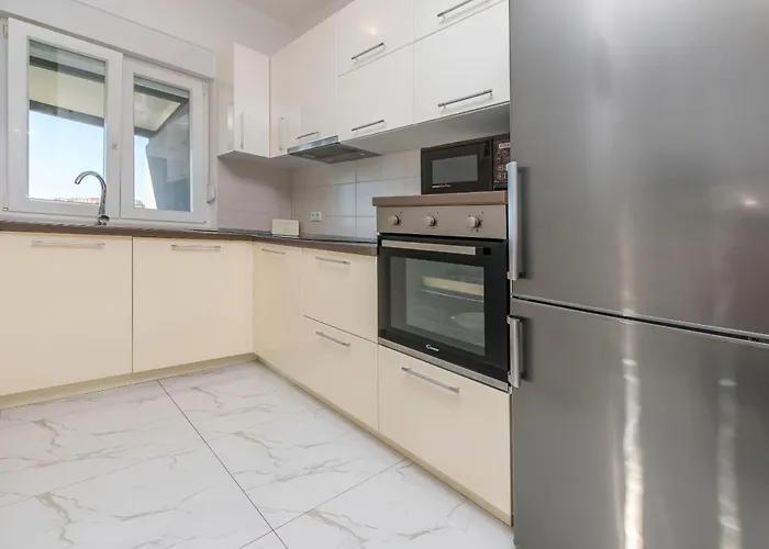 Osti * Rogoznica (Sibenik-Knin)