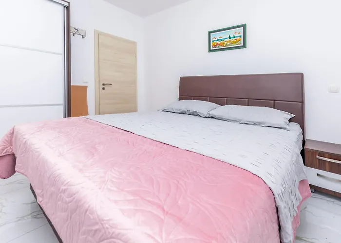 Osti Apartman Rogoznica (Sibenik-Knin)